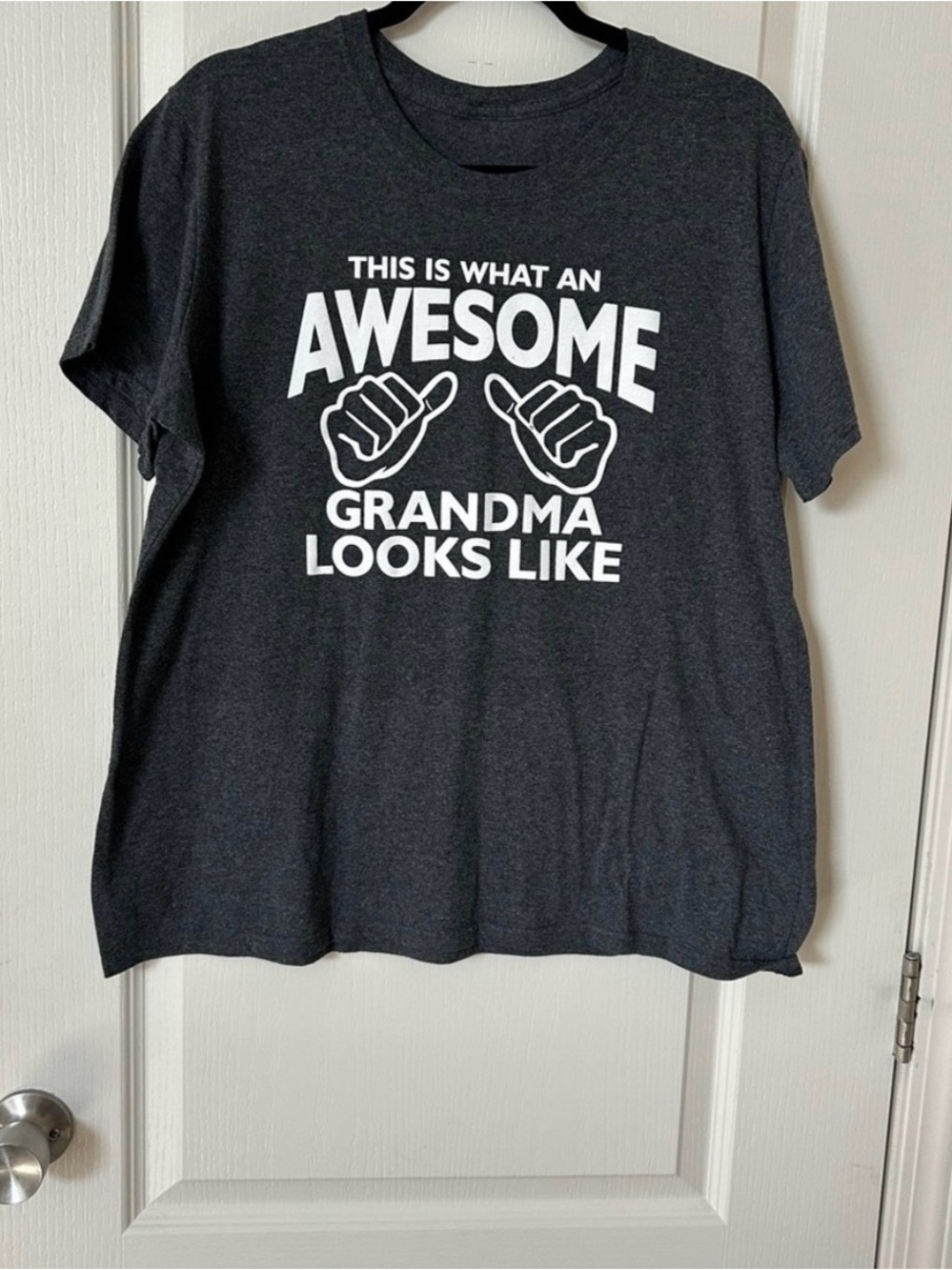 "This Is What An Awesome Grandma Looks Like" Graphic Tee - Dark Gray